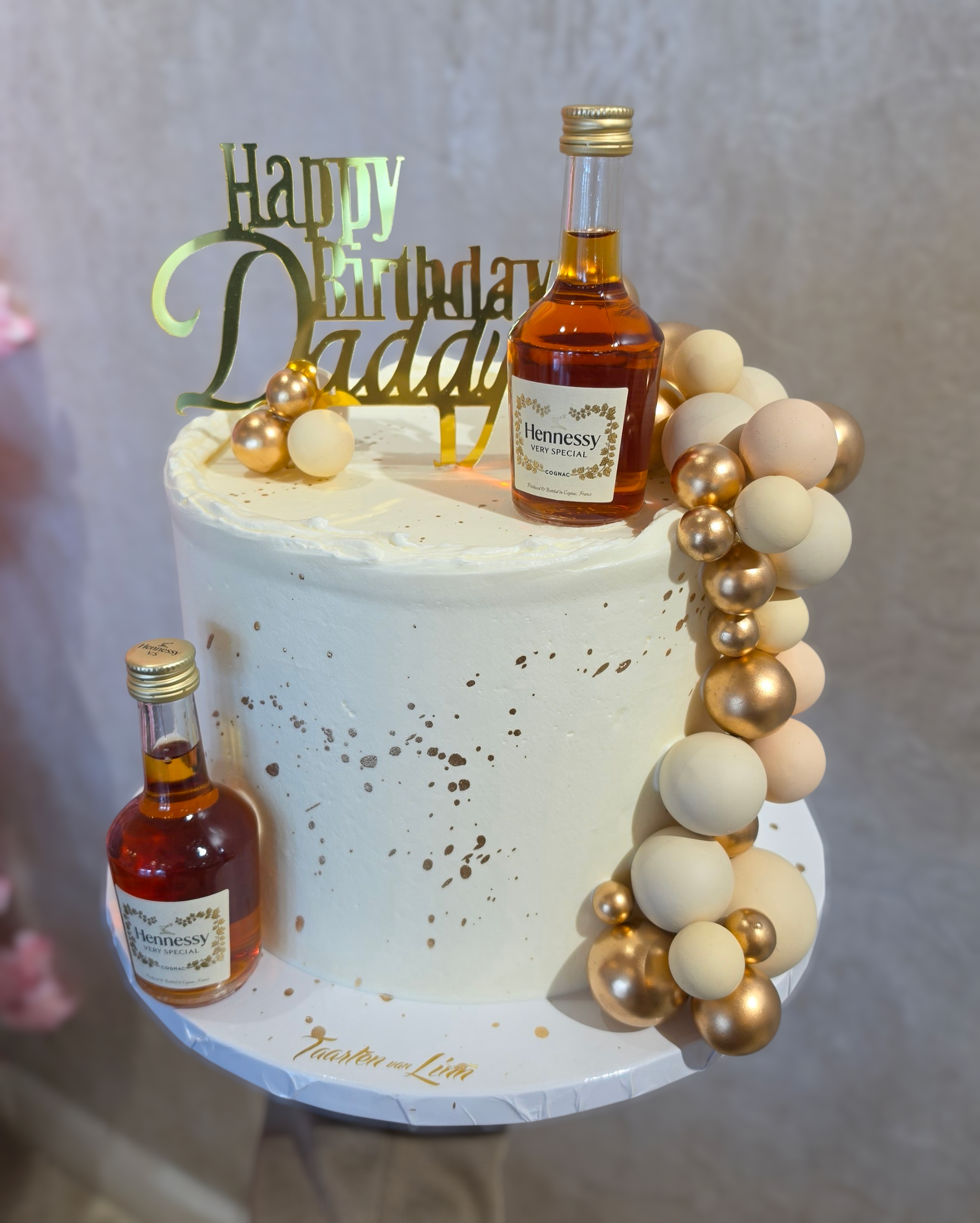 Hennessy Deluxe 1 Hennessy Deluxe