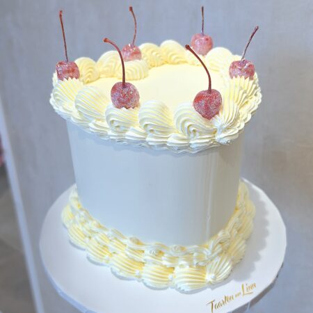 Hartjes taart met kersen