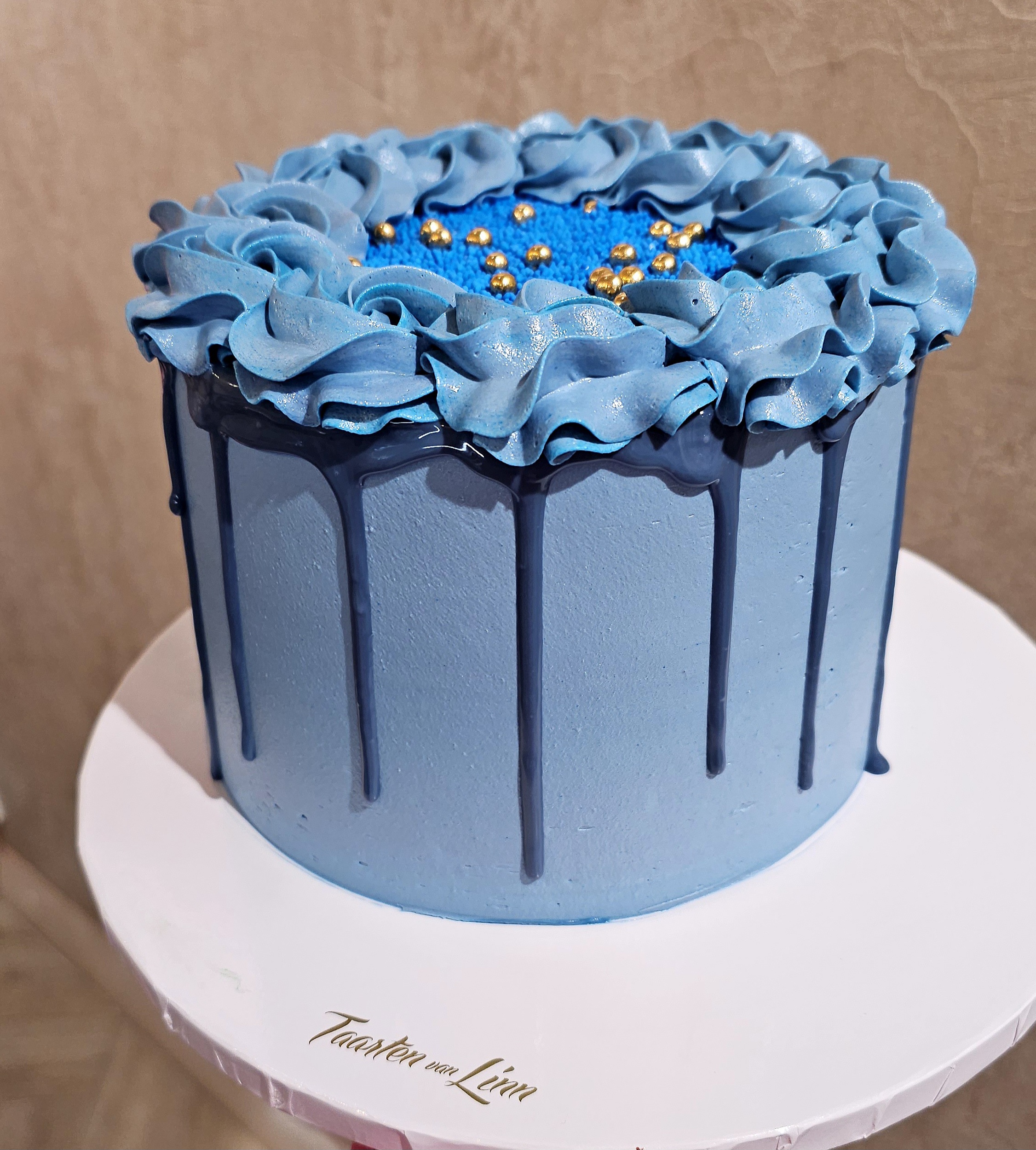 It's a cake 1 It's a cake